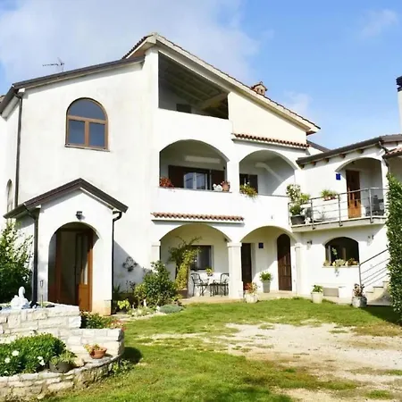 Loredana Kat By Interhome Umag