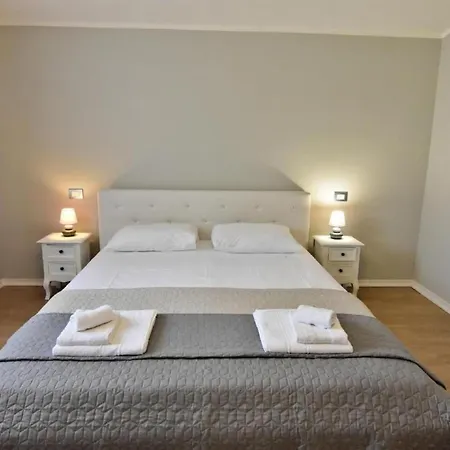 Loredana Kat By Interhome Umag