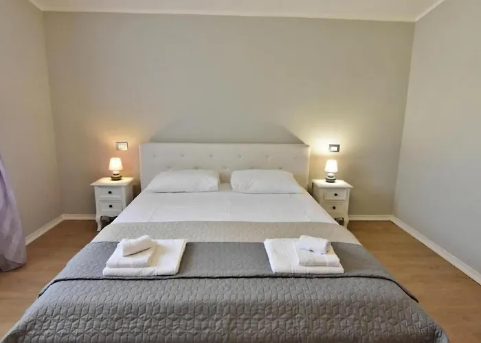 Loredana Kat By Interhome Umag