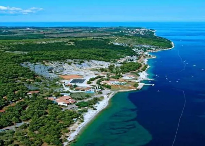 Apartman Loredana Kat By Interhome