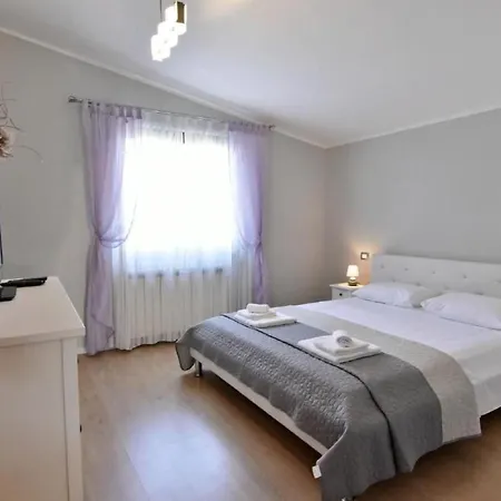 Apartment Loredana Kat By Interhome Umag