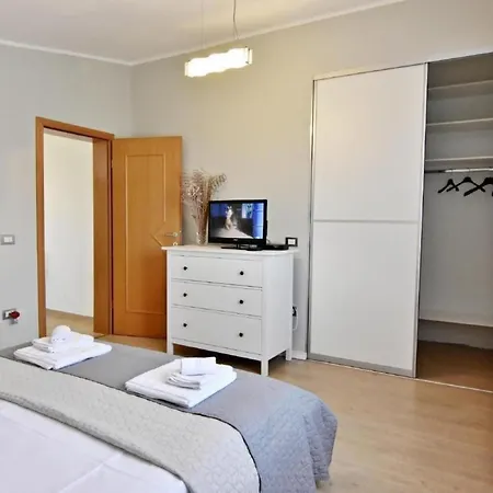 Loredana Kat By Interhome Apartment *